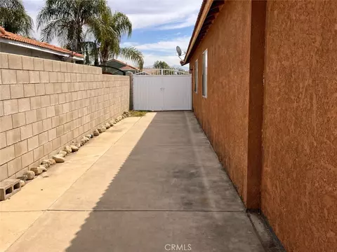 Exterior - 8340 Pampas, Fontana, CA 92335 photo 6 of 6