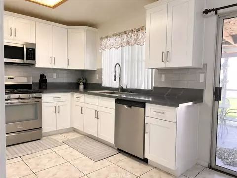 Kitchen - 8340 Pampas, Fontana, CA 92335 photo 2 of 2