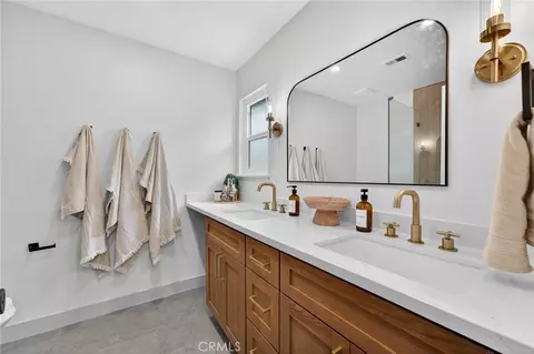 Bath - 1444 Cambridge Ave, Redlands, CA 92374 photo 3 of 5
