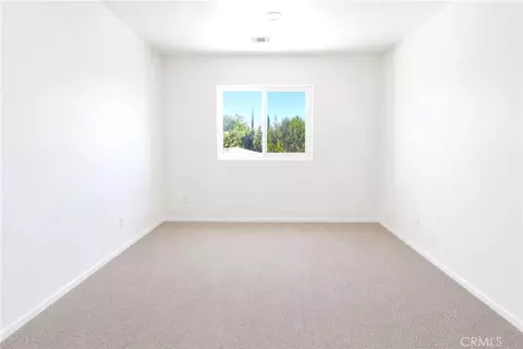 Bedroom - 7008 Summit Vly, Hesperia, CA 92345 photo 7 of 8