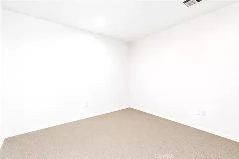 Bedroom - 7008 Summit Vly, Hesperia, CA 92345 photo 5 of 9