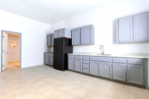 Kitchen - 7008 Summit Vly, Hesperia, CA 92345 photo 7 of 7