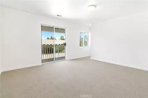 Bedroom - 7008 Summit Vly, Hesperia, CA 92345 photo 6 of 8