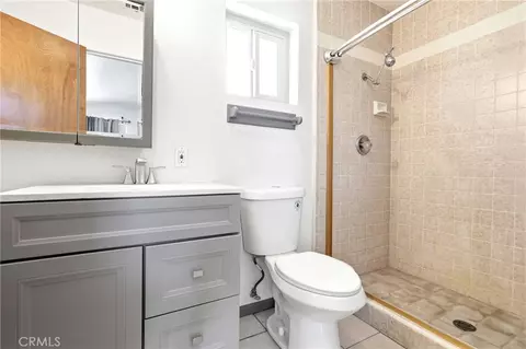 Bath - 7008 Summit Vly, Hesperia, CA 92345 photo 4 of 5