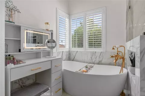 Bath - 8929 Barton St, Riverside, CA 92508 photo 2 of 6