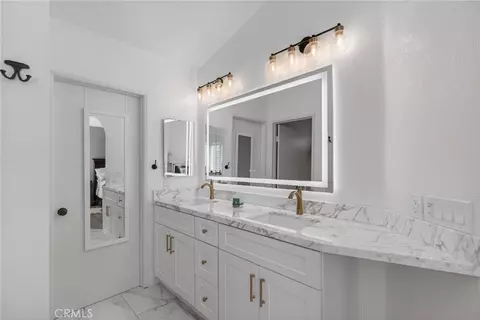 Bath - 8929 Barton St, Riverside, CA 92508 photo 5 of 6