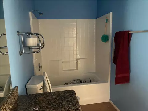 Bath - 11906 Apatite Ave, Hesperia, CA 92345 photo 6 of 6