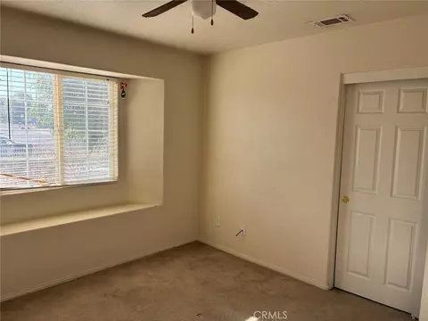 Bedroom - 11906 Apatite Ave, Hesperia, CA 92345 photo 5 of 7