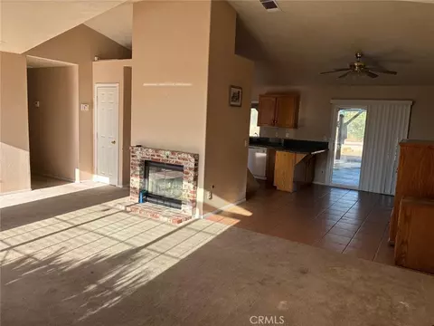 Living - 11906 Apatite Ave, Hesperia, CA 92345 photo 3 of 4