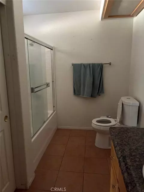 Bath - 11906 Apatite Ave, Hesperia, CA 92345 photo 2 of 6