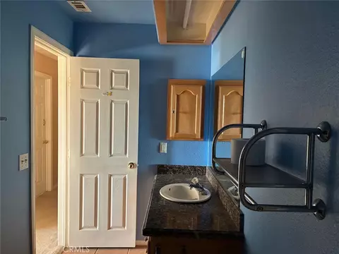 Bath - 11906 Apatite Ave, Hesperia, CA 92345 photo 1 of 6