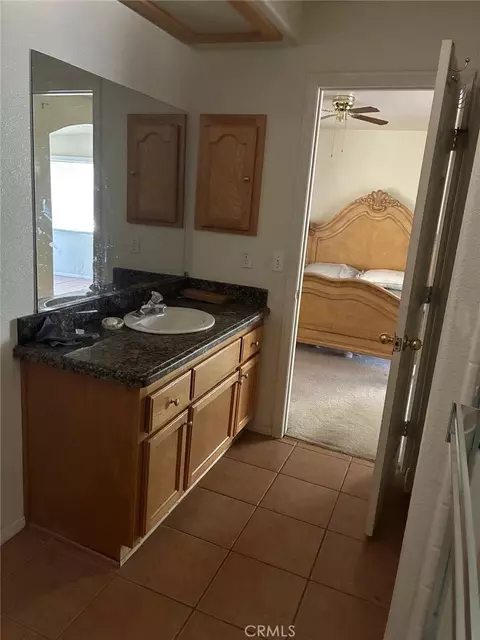 Bath - 11906 Apatite Ave, Hesperia, CA 92345 photo 5 of 6