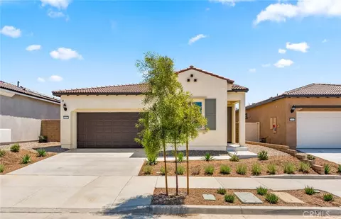 11973 Hillsong Dr, Corona, CA 92883