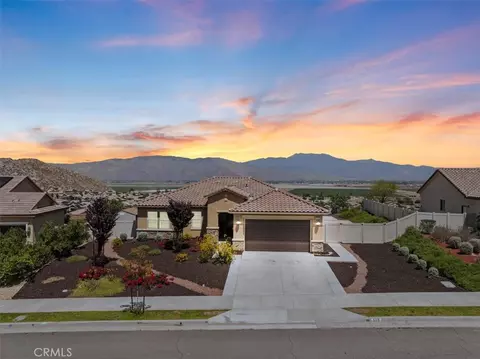 539 Chalakat Ct, San Jacinto, CA 92582