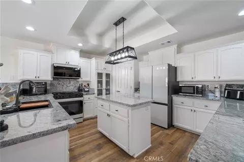 Kitchen - 14576 Mast Ln, Helendale, CA 92342 photo 3 of 3