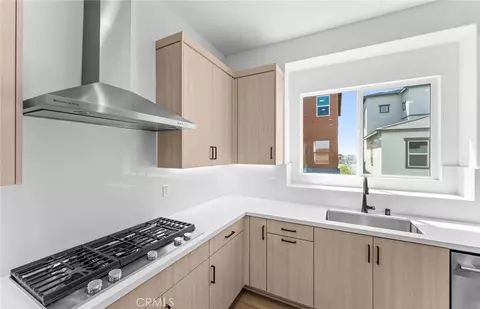 Kitchen - 756 Gadwall, Irvine, CA 92618 photo 2 of 5