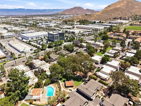 View/Area - 1333 Wheaton, Riverside, CA 92507 photo 5 of 7