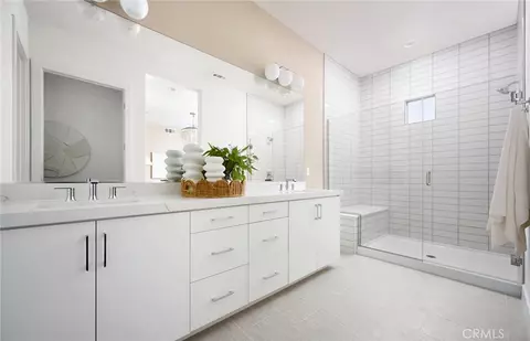 Bath - 656 Gadwall, Irvine, CA 92618 photo 1 of 1