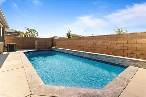 Exterior - 760 Kuchar St, Perris, CA 92571 photo 5 of 8