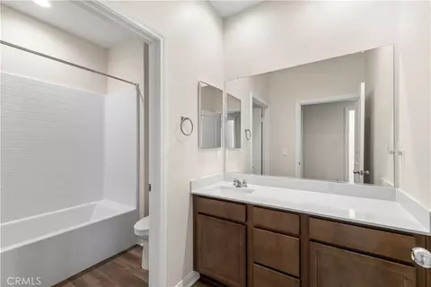 Bath - 760 Kuchar St, Perris, CA 92571 photo 1 of 1