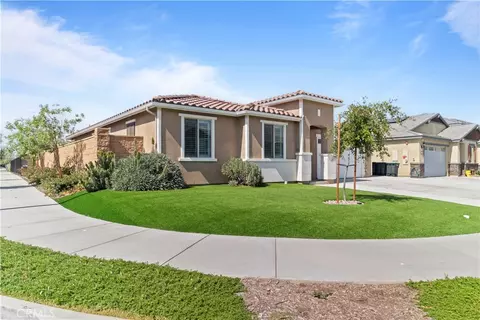 Exterior - 760 Kuchar St, Perris, CA 92571 photo 3 of 8