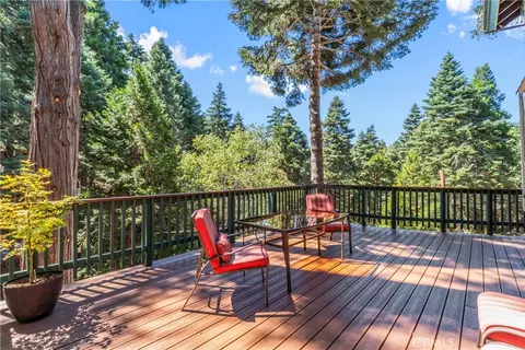 Exterior - 899 Blueridge Dr, Skyforest, CA 92385 photo 5 of 7