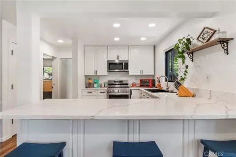 Kitchen - 899 Blueridge Dr, Skyforest, CA 92385 photo 1 of 4