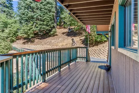 Exterior - 899 Blueridge Dr, Skyforest, CA 92385 photo 4 of 7