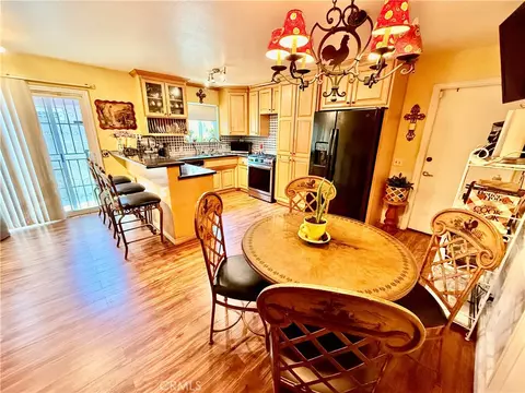Kitchen - 18854 6th, Bloomington, CA 92316 photo 2 of 4