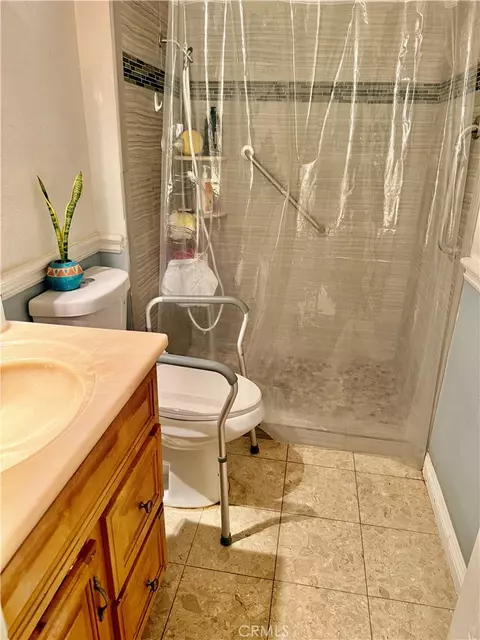 Bath - 18854 6th, Bloomington, CA 92316 photo 2 of 2