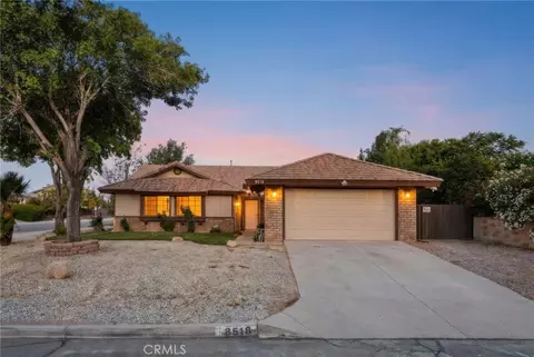 8518 Valley Vw, Hesperia, CA 92344