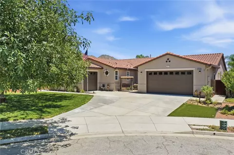 28382 Beacon Bay Cir, Menifee, CA 92585