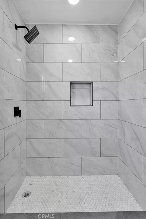 Bath - 10851 Maple, Bloomington, CA 92316 photo 5 of 6