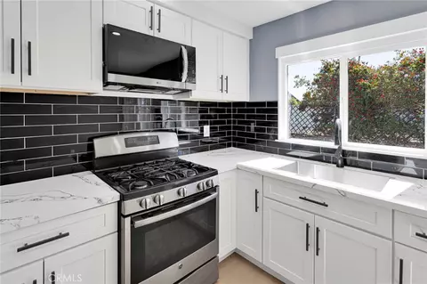 Kitchen - 10851 Maple, Bloomington, CA 92316 photo 4 of 4