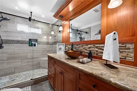 Bath - 35543 Mountain View St, Yucaipa, CA 92399 photo 1 of 2