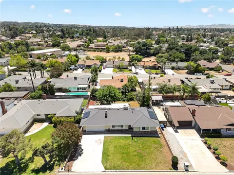 View/Area - 35543 Mountain View St, Yucaipa, CA 92399 photo 4 of 4