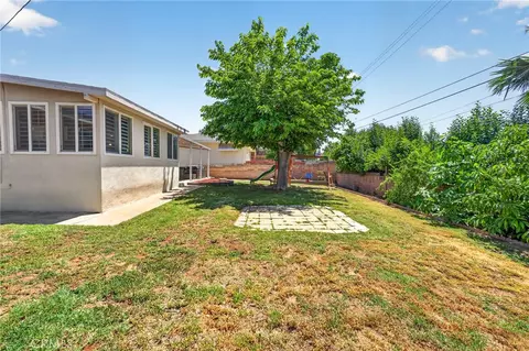 Exterior - 35543 Mountain View St, Yucaipa, CA 92399 photo 3 of 6