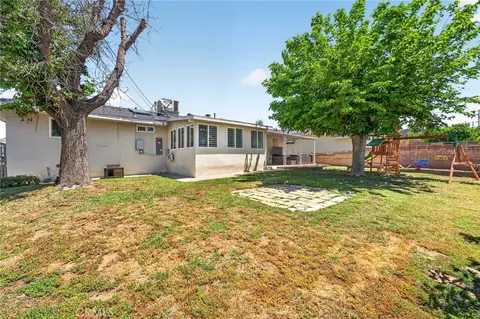 Exterior - 35543 Mountain View St, Yucaipa, CA 92399 photo 2 of 6