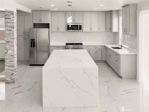 1886 Montara, San Jacinto, CA 92583