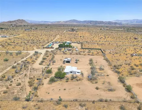 View/Area - 55525 Ornelas Ln, Landers, CA 92285 photo 6 of 11