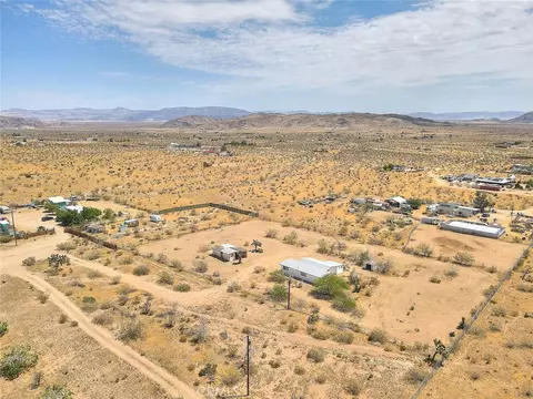 View/Area - 55525 Ornelas Ln, Landers, CA 92285 photo 5 of 11