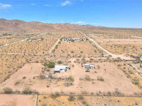 View/Area - 55525 Ornelas Ln, Landers, CA 92285 photo 3 of 11