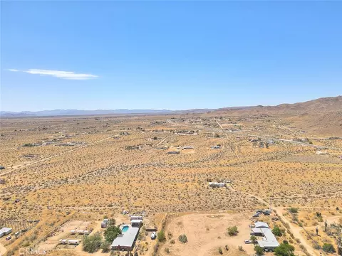 View/Area - 55525 Ornelas Ln, Landers, CA 92285 photo 10 of 11