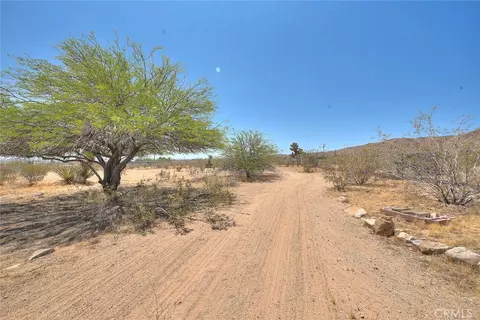 Exterior - 55525 Ornelas Ln, Landers, CA 92285 photo 8 of 13