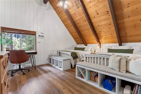 Bedroom - 269 Massive, Lake Arrowhead, CA 92352 photo 3 of 8