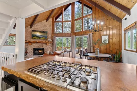 Kitchen - 269 Massive, Lake Arrowhead, CA 92352 photo 2 of 5