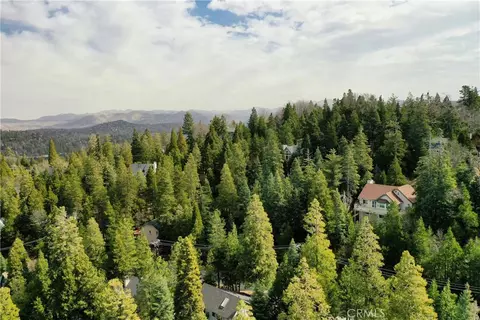 View/Area - 269 Massive, Lake Arrowhead, CA 92352 photo 3 of 9
