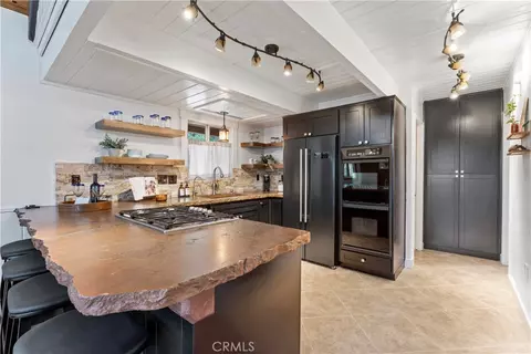 Kitchen - 269 Massive, Lake Arrowhead, CA 92352 photo 1 of 5