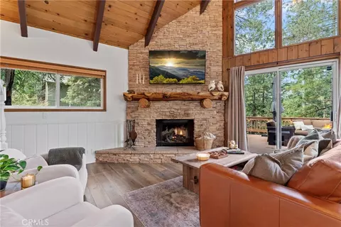 Living - 269 Massive, Lake Arrowhead, CA 92352 photo 2 of 4