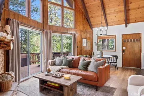 Living - 269 Massive, Lake Arrowhead, CA 92352 photo 3 of 4